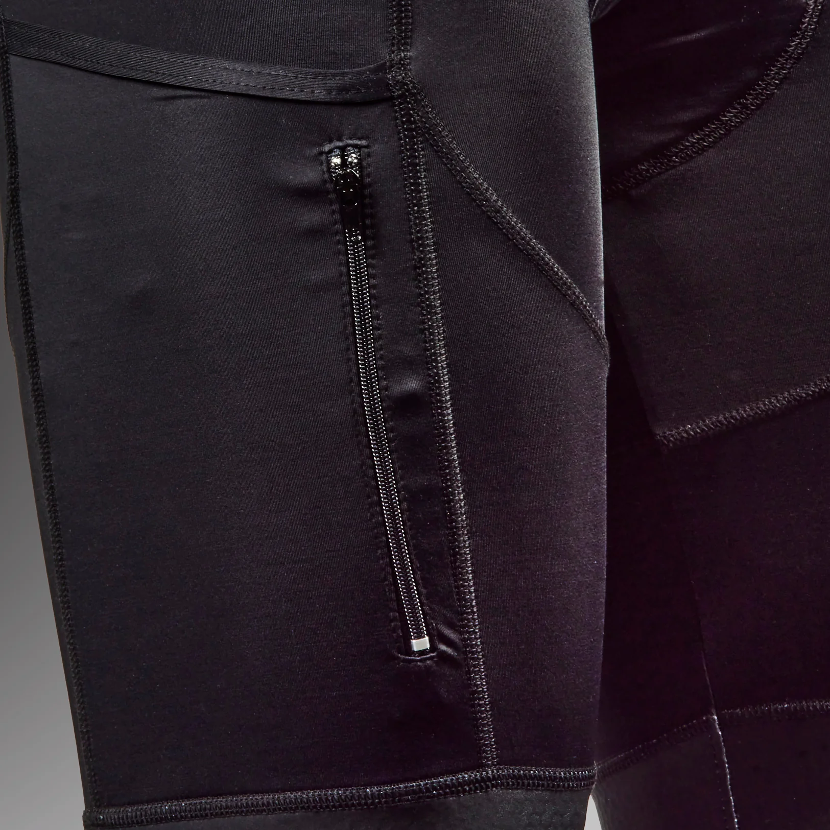 Men's Black Gravel Cargo Bib Shorts 2.0 - Image 3
